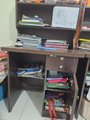চট্টগ্রামে চান্দগাঁও আবাসিক এলাকায় ২টা স্টাডি টেবিল বিক্রি হবে