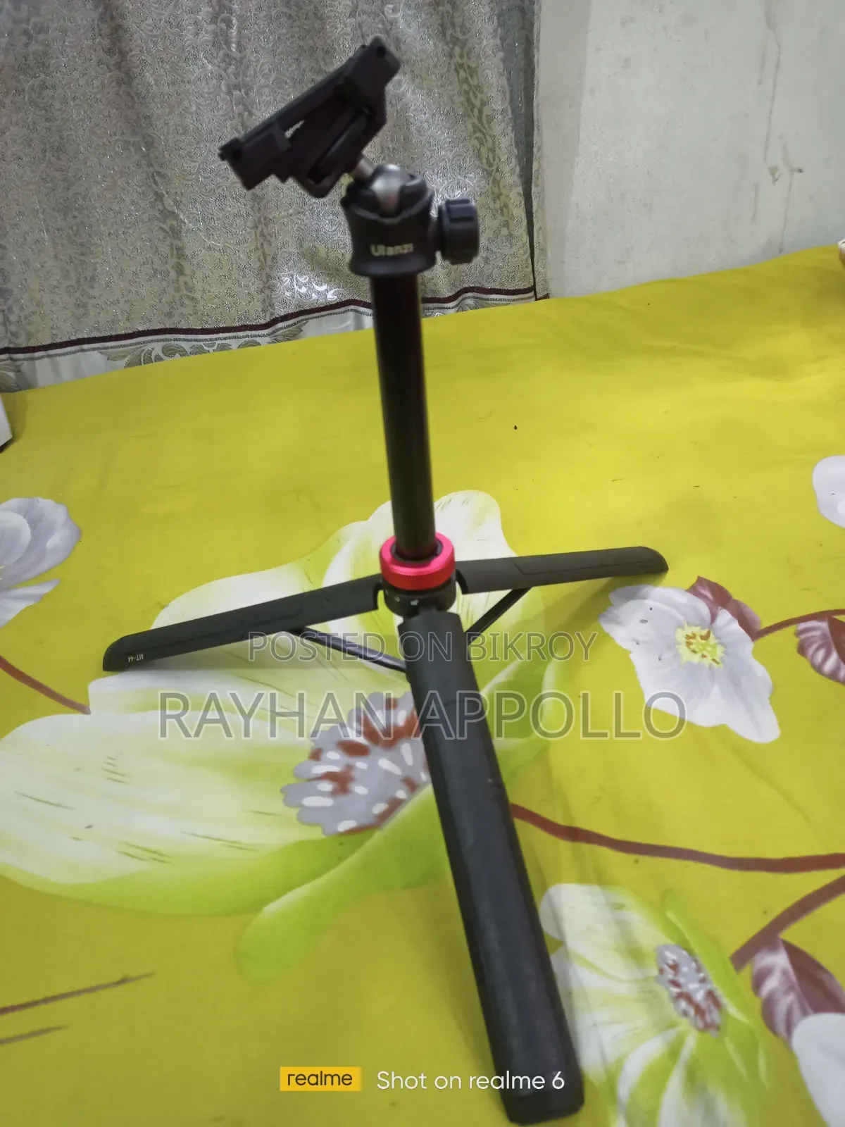 Ulanzi MT-44 Extendable Vlog Tripod