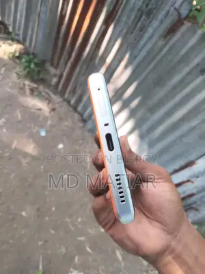 iQOO 256 GB Orange