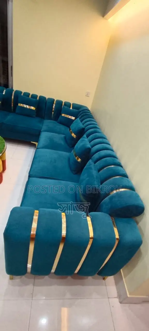 L-Shaped Sofa in Excellent Condition for Sale