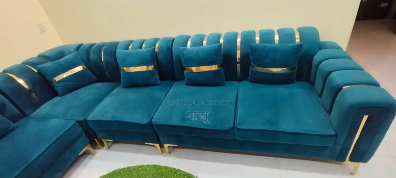 L-Shaped Sofa in Excellent Condition for Sale