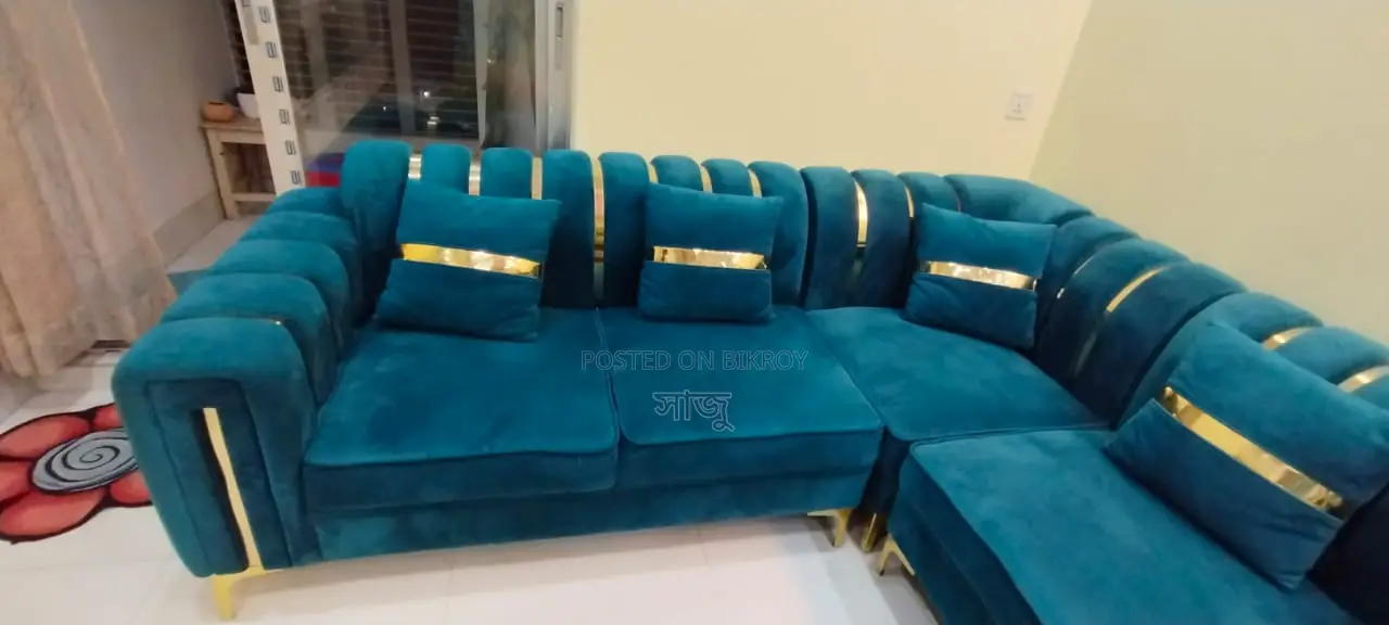 L-Shaped Sofa in Excellent Condition for Sale