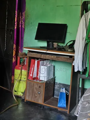 কম্পিউটার টেবিল ফুল ফ্রেশ
