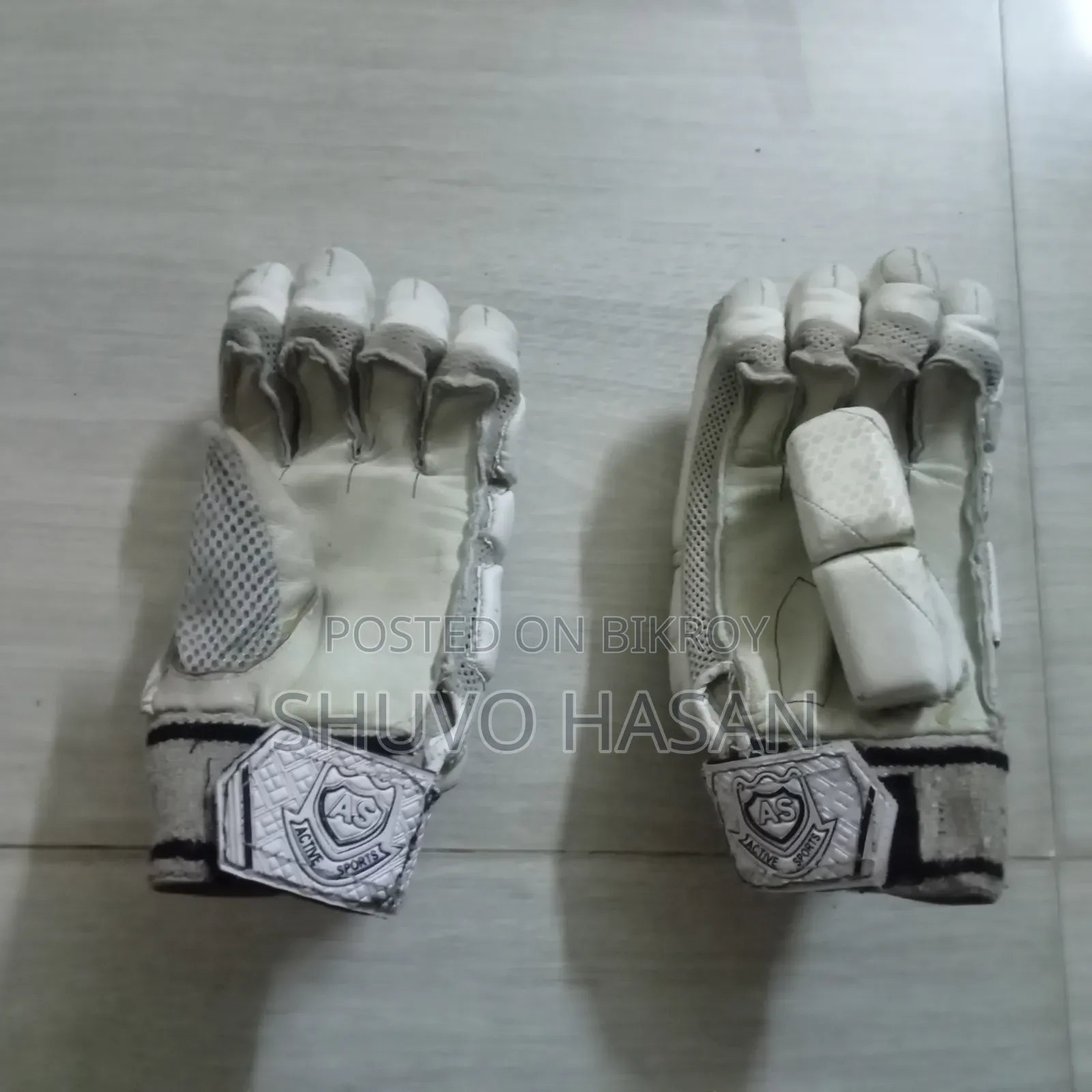 Cricket Equipment