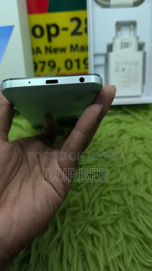 Vivo Y18 128 GB Blue