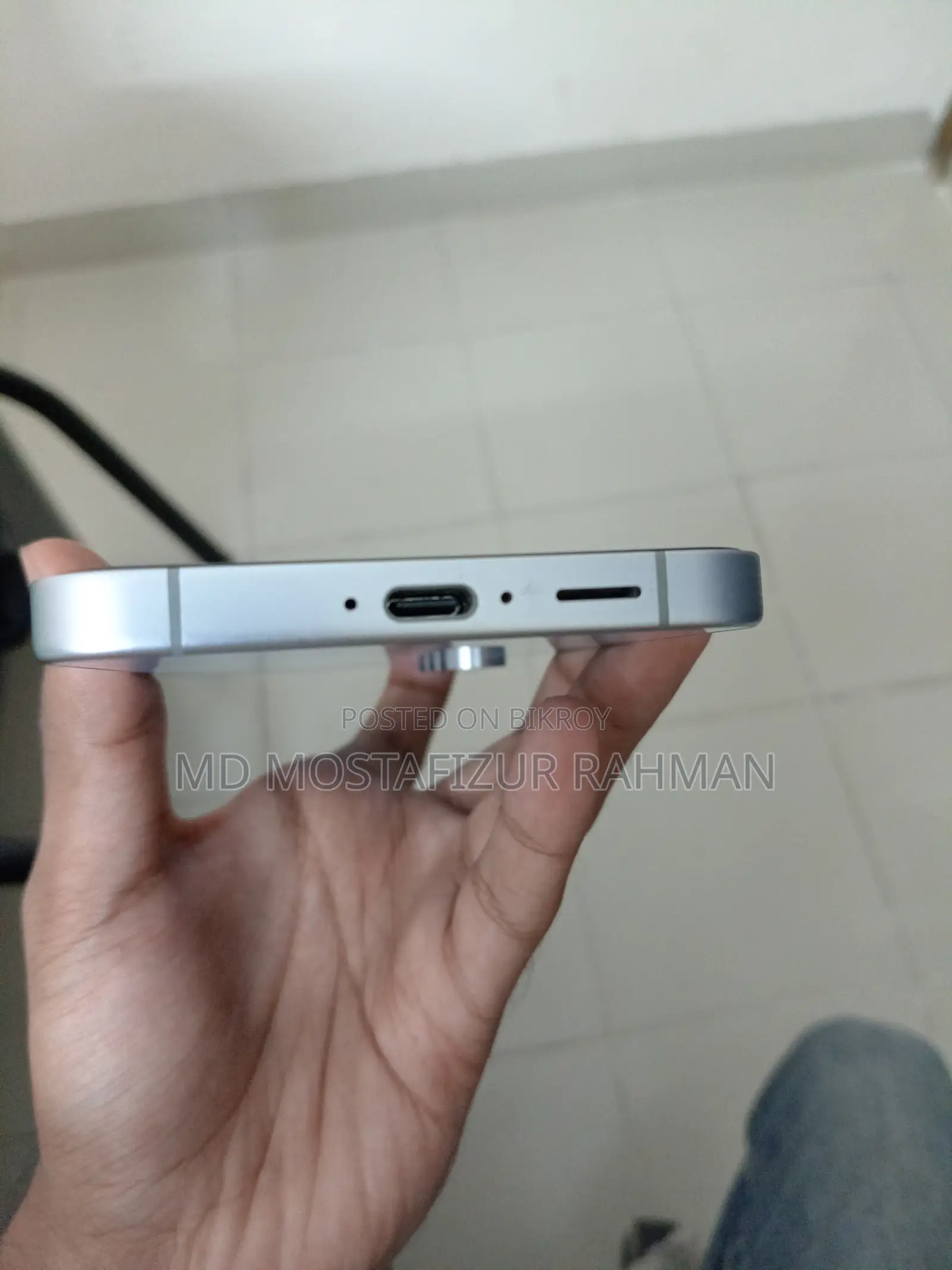 নতুন স্যামসাং গ্যালাক্সি এস২৪ এফই ১২৮ জিবি