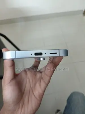 নতুন স্যামসাং গ্যালাক্সি এস২৪ এফই ১২৮ জিবি
