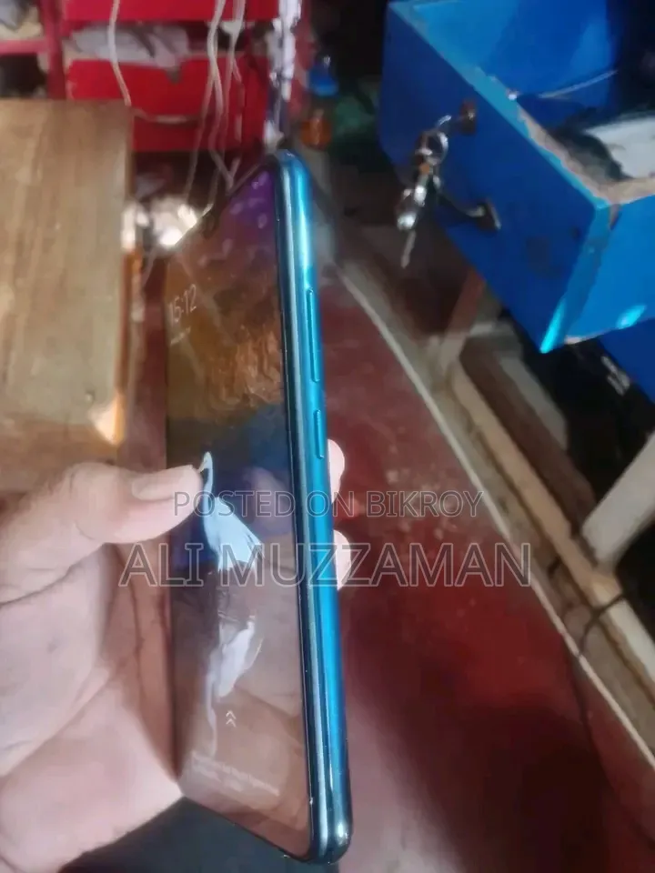 Vivo Y12 64 GB Blue