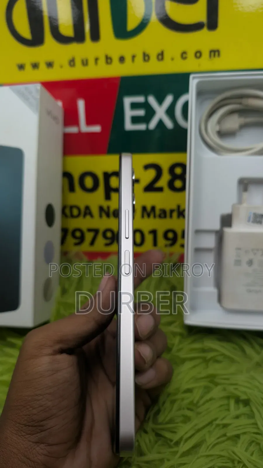 Vivo Y04 128 GB Silver