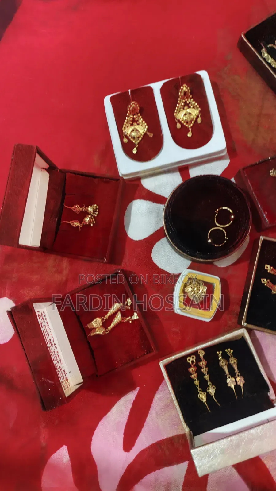 গোল্ড সেল পোস্ট