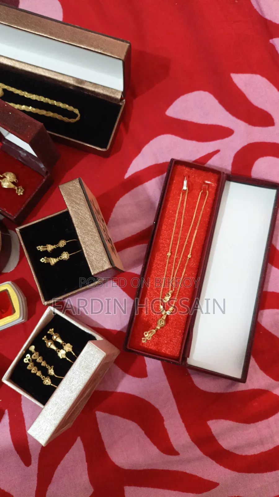 গোল্ড সেল পোস্ট