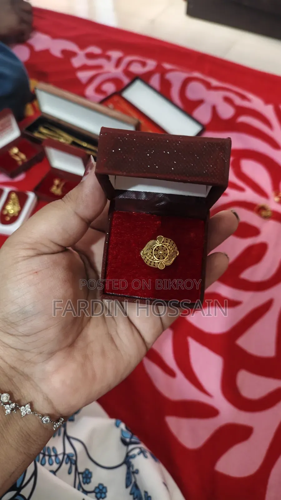 গোল্ড সেল পোস্ট