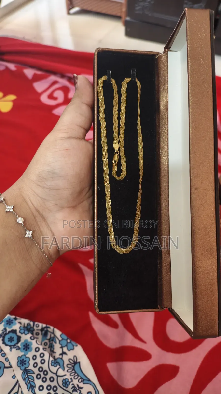 গোল্ড সেল পোস্ট