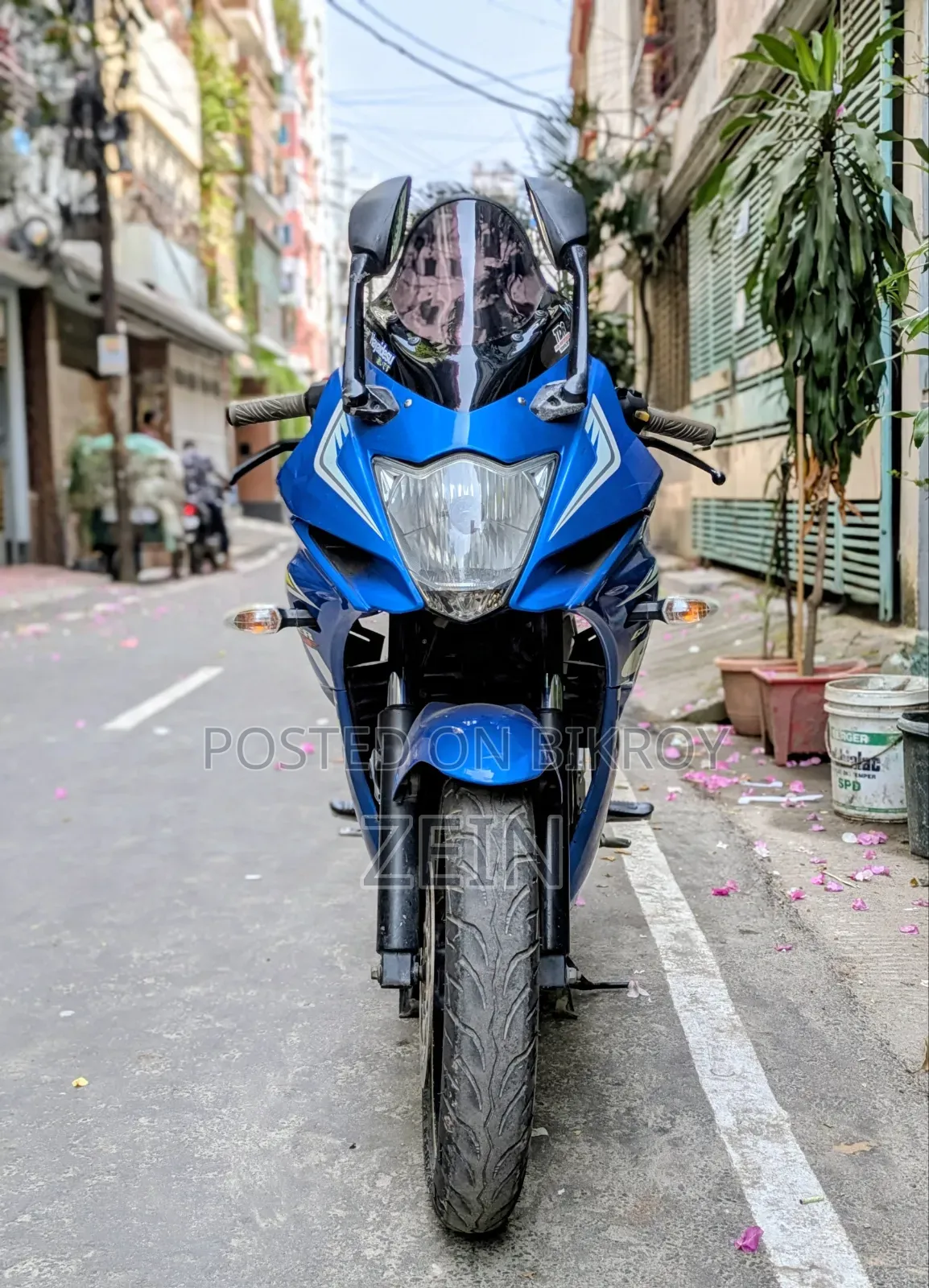 সুজুকি জিক্সার এসএফ ২০১৭ নীল