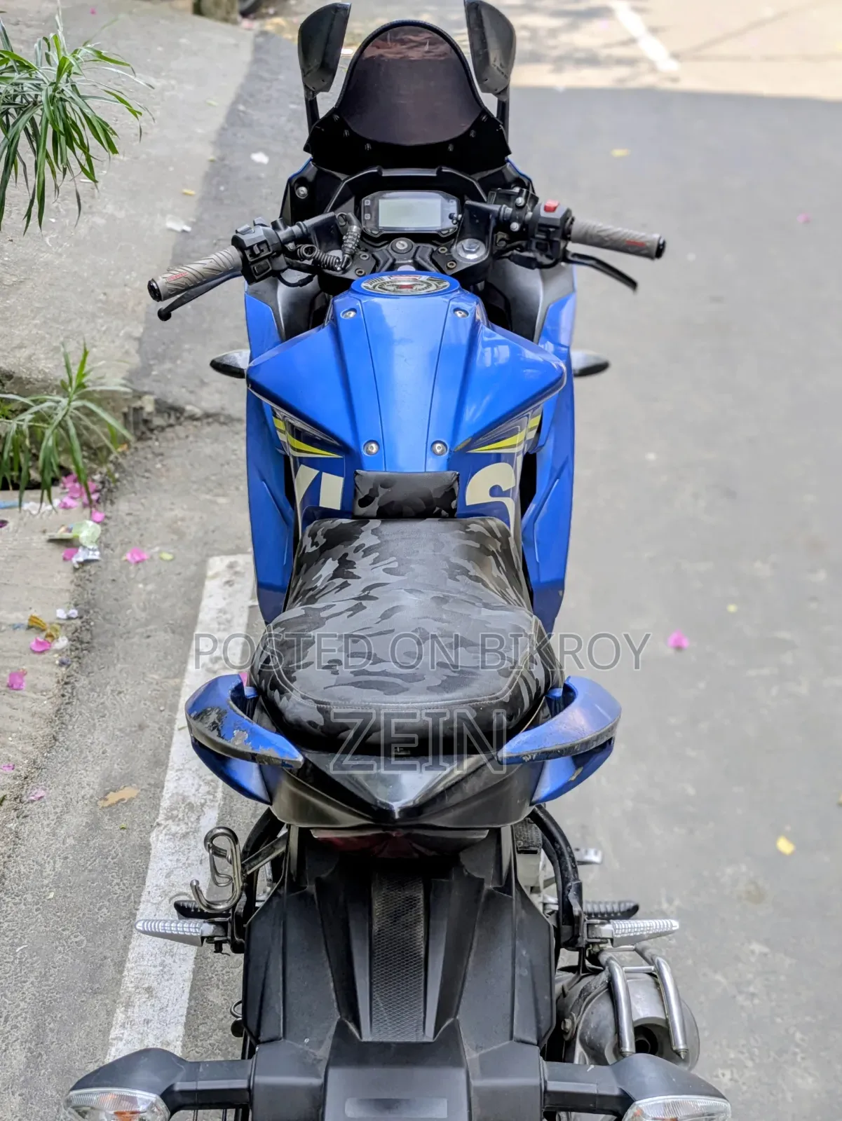 সুজুকি জিক্সার এসএফ ২০১৭ নীল