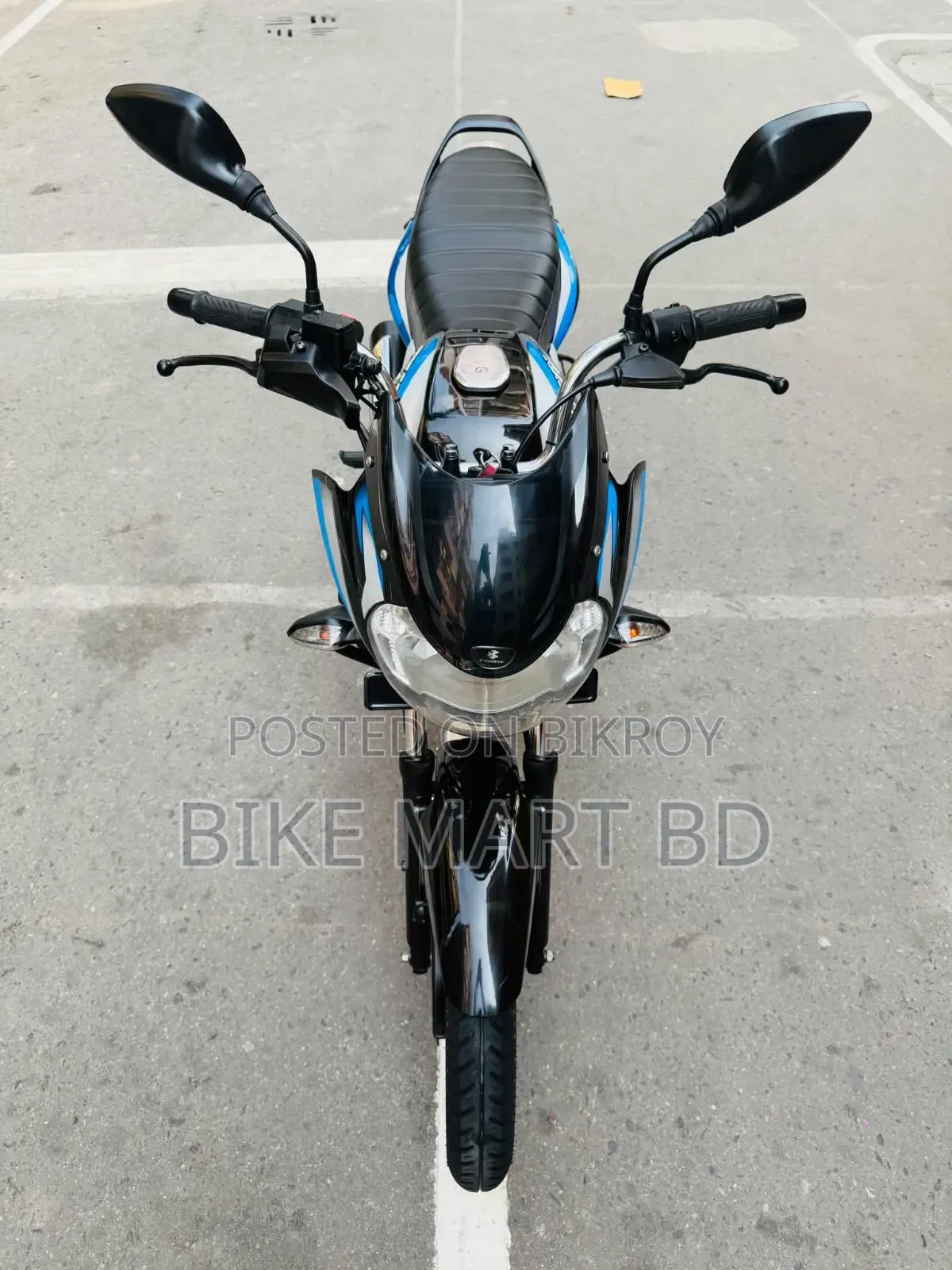 বাজাজ ডিসকভার ১২৫ ২০২৫ ব্লু