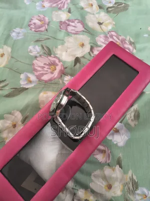 দুবাই থেকে আনা নেভিফোর্স হাত ঘড়ি