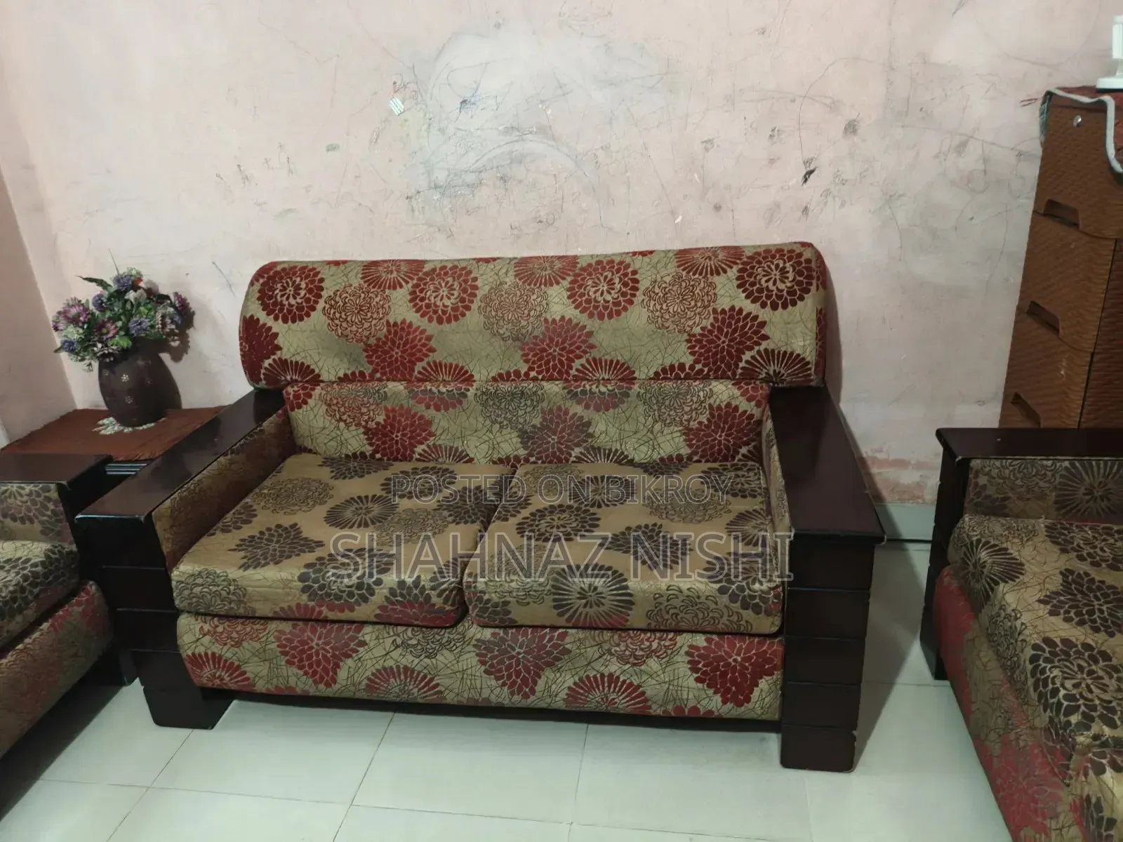 5-seater sofa for sale. Contact if you want to take it.