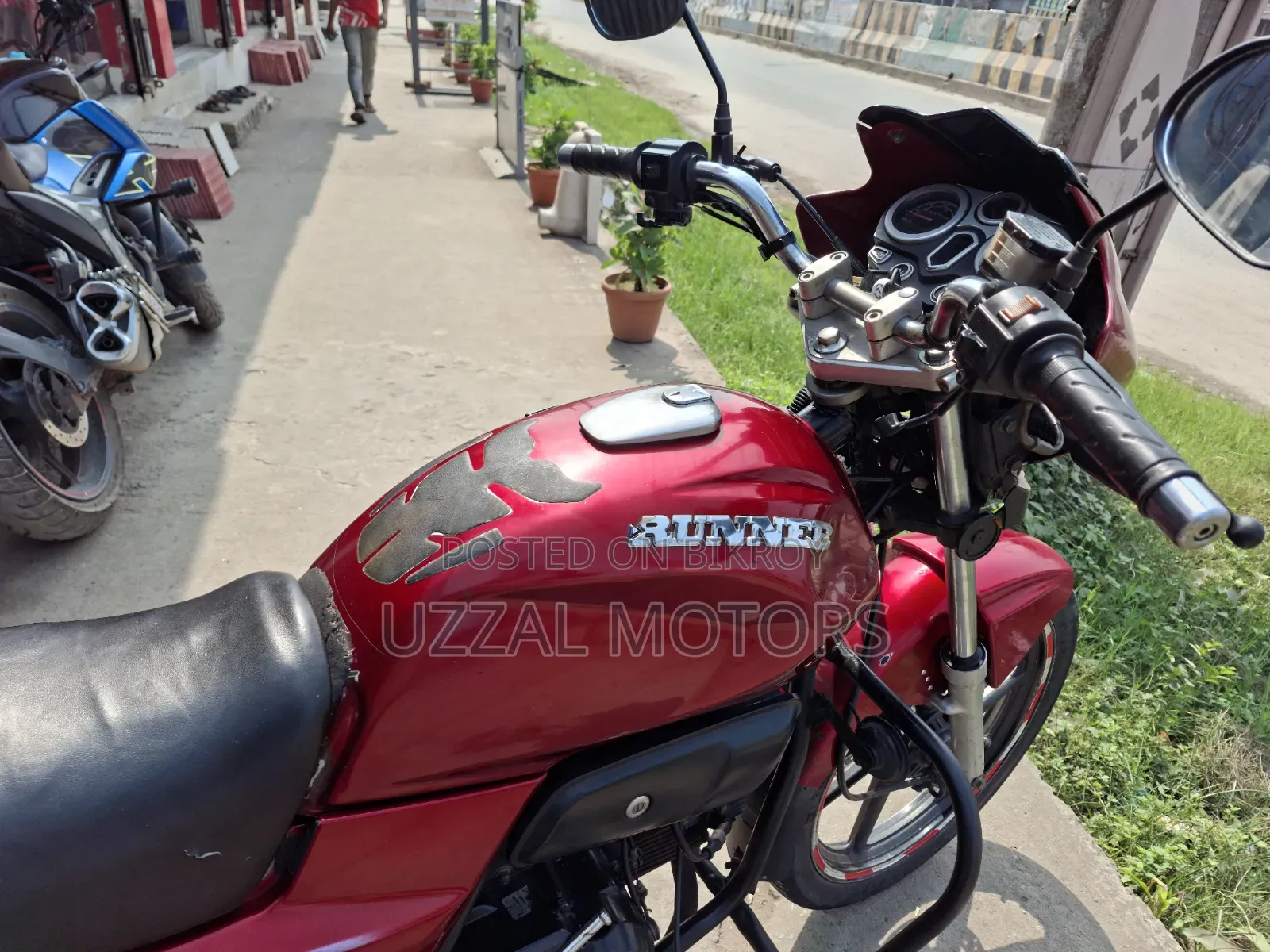 রানার বুলেট ১০০ ২০১৭ রেড