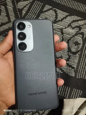 টেকনো স্পার্ক ৪০ প্রো প্লাস ২৫৬ জিবি