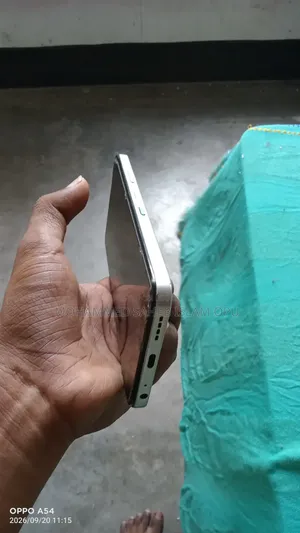 Infinix Hot 60i 128 GB Silver