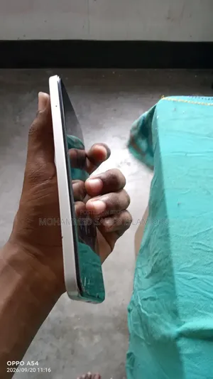 Infinix Hot 60i 128 GB Silver