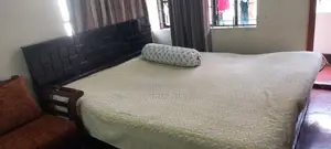 খাট ৭×৬ ফুট (ম্যাট্রেসসহ)
