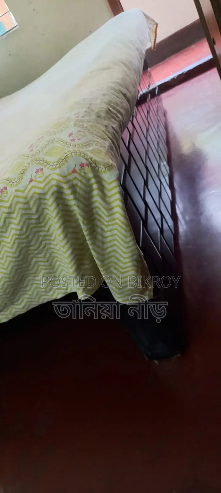 খাট ৭×৬ ফুট (ম্যাট্রেসসহ)