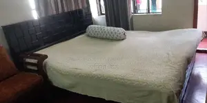 খাট ৭×৬ ফুট (ম্যাট্রেসসহ)