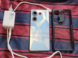 Tecno Camon 20 Pro ২৫৬ জিবি সাদা