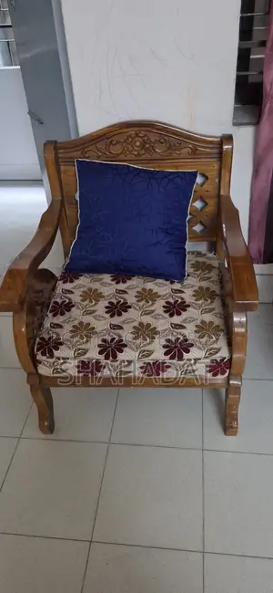সোফা সেট ৫ সিটার চিটাগং সেগুন কাঠ ফোমসহ।