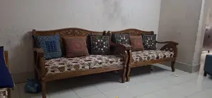 সোফা সেট ৫ সিটার চিটাগং সেগুন কাঠ ফোমসহ।