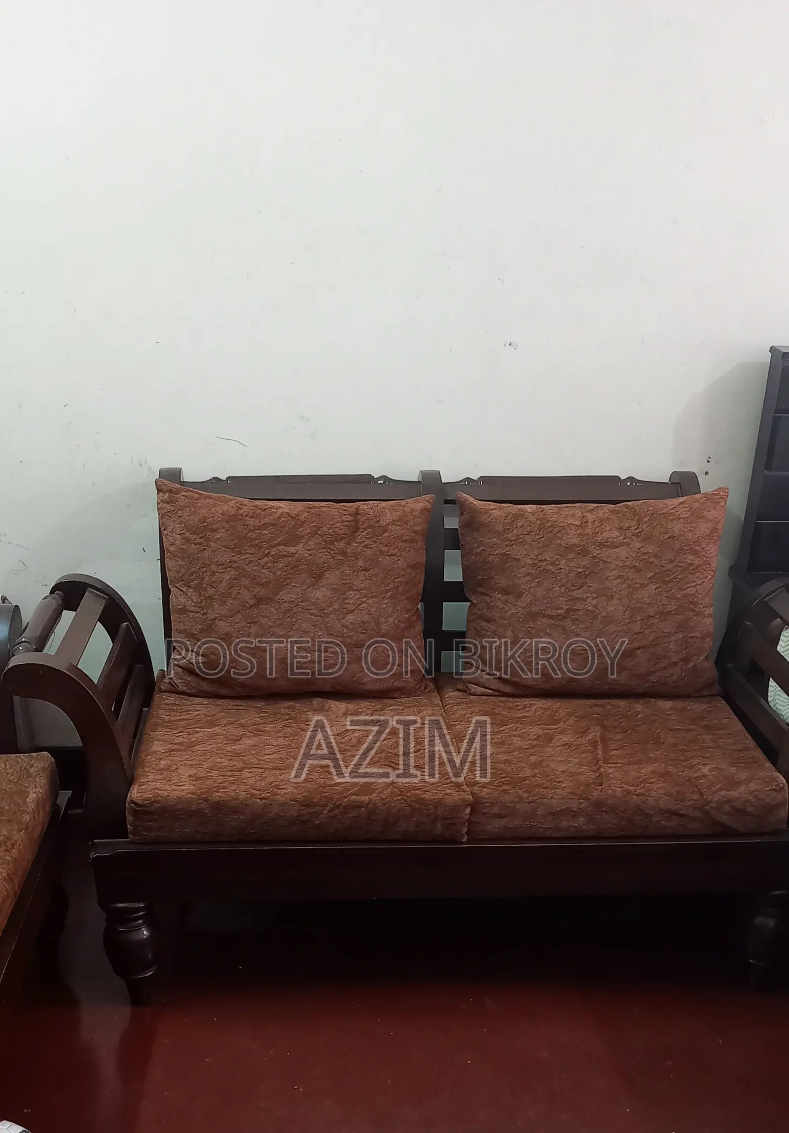 Mahogany Wood 5-Seat Sofa (2x2x1)