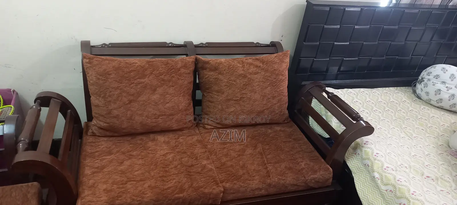 Mahogany Wood 5-Seat Sofa (2x2x1)