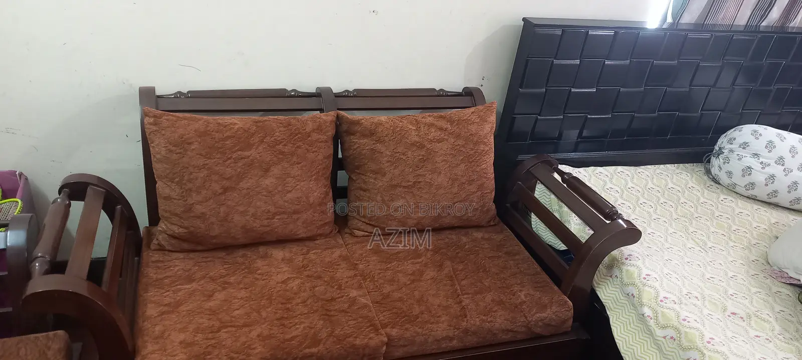 Mahogany Wood 5-Seat Sofa (2x2x1)