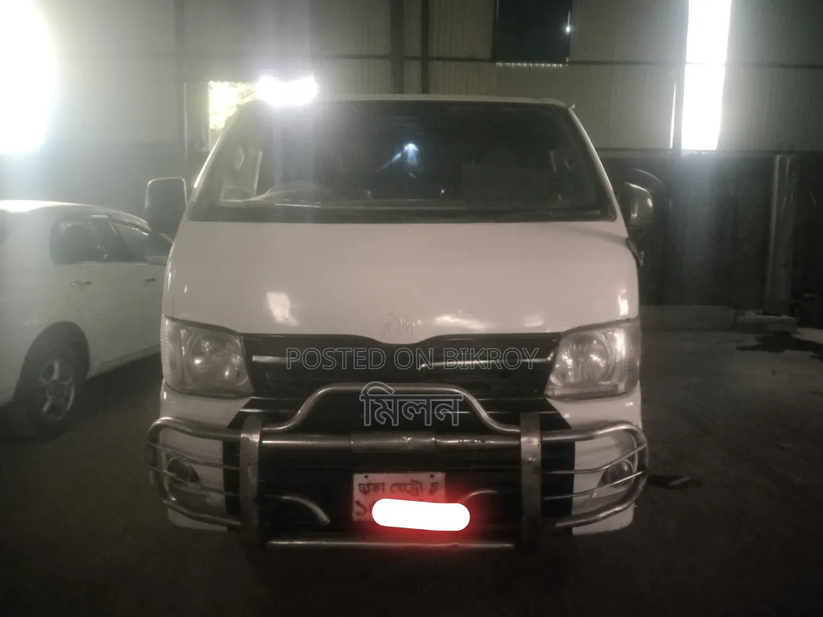 Toyota HiAce 2012 White