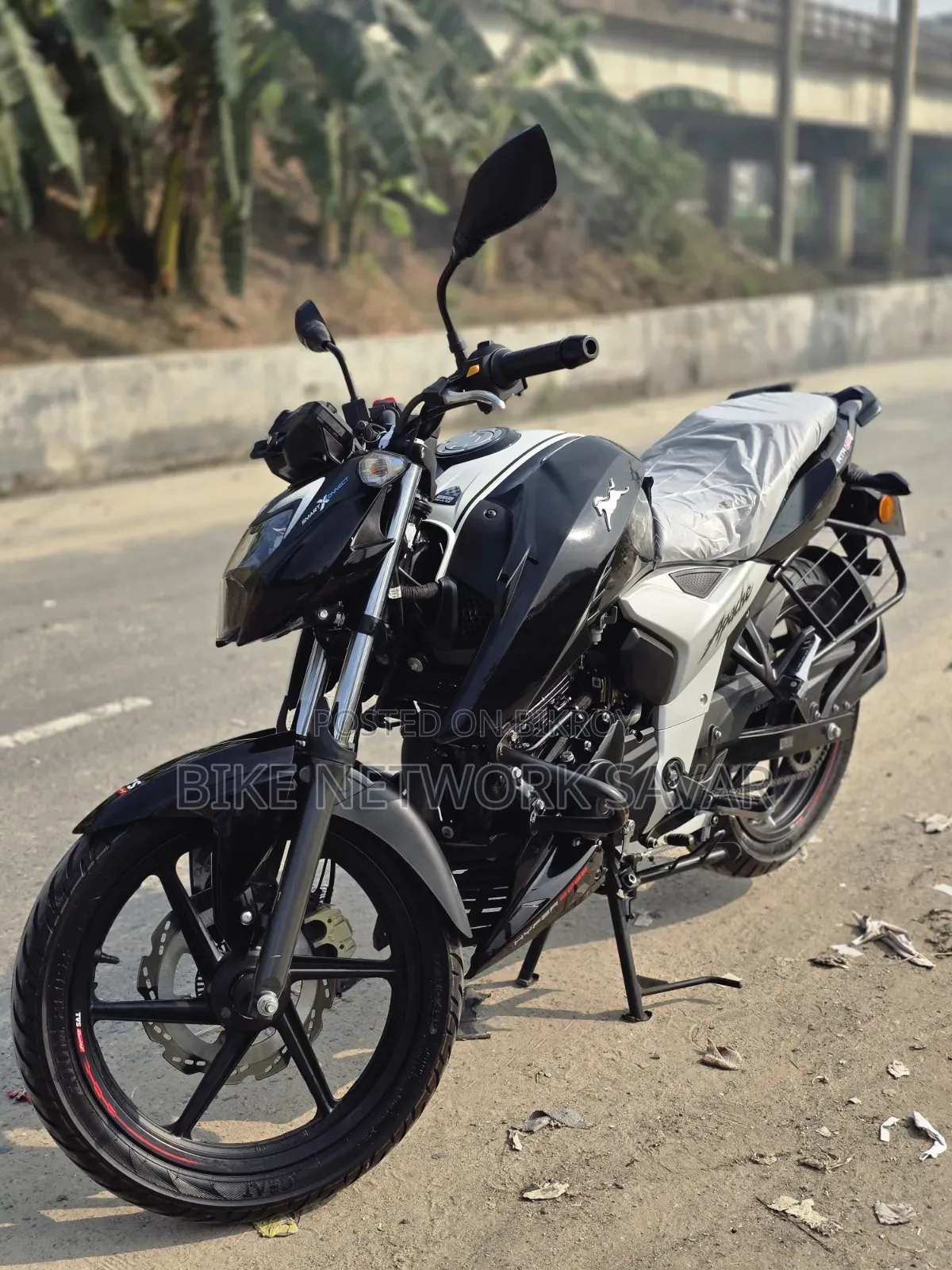 New TVS Apache RTR 160 4V 2026 Black