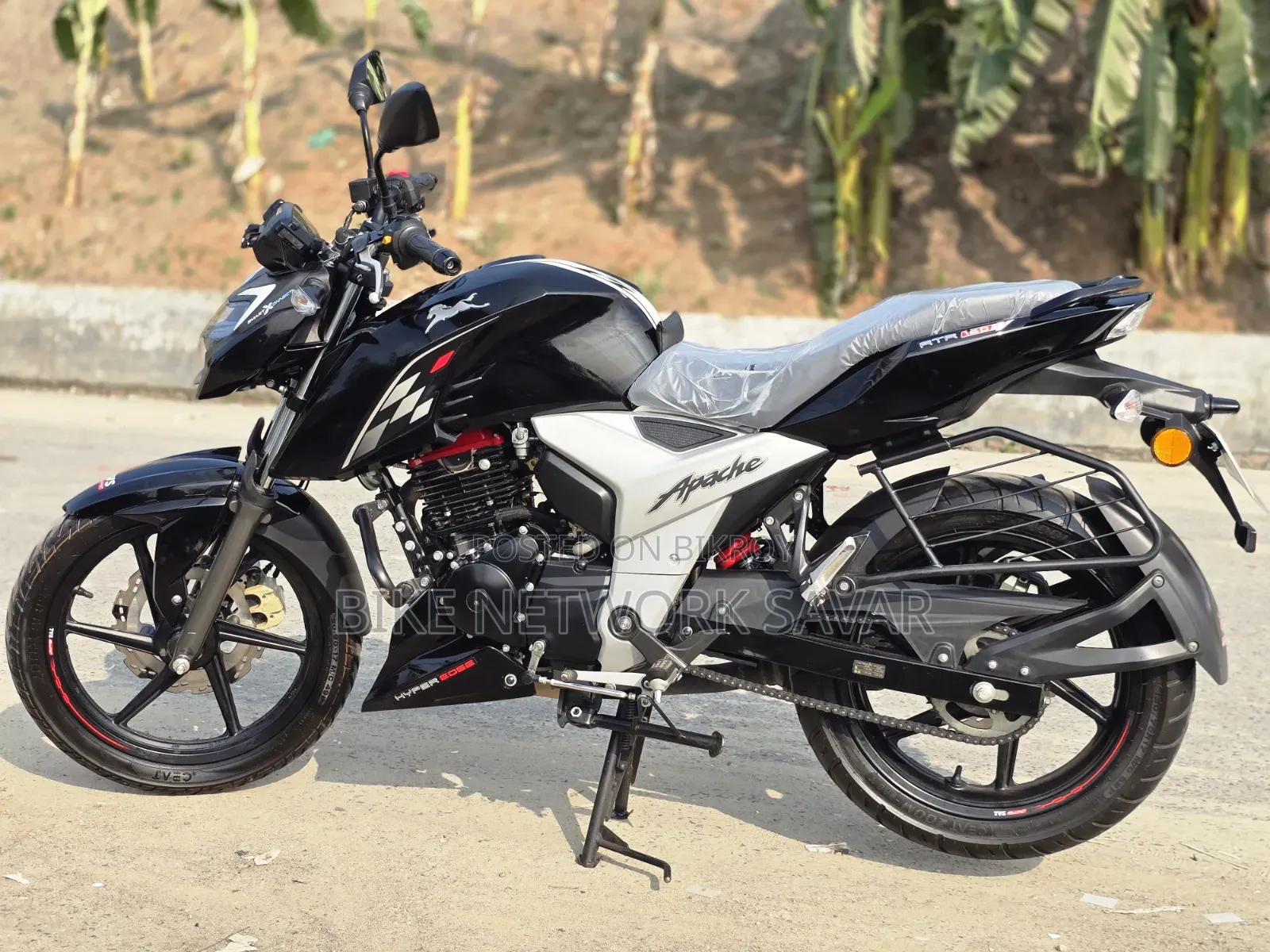 New TVS Apache RTR 160 4V 2026 Black