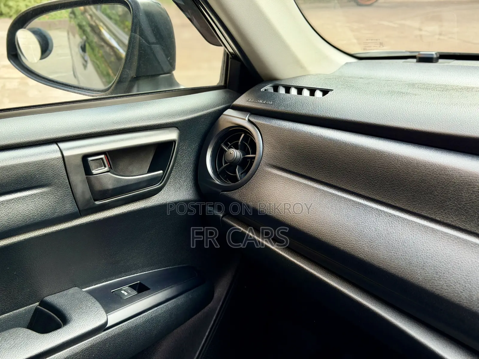 Toyota Corolla Fielder 1.5 Hybrid Front-Wheel Drive 2018 Black