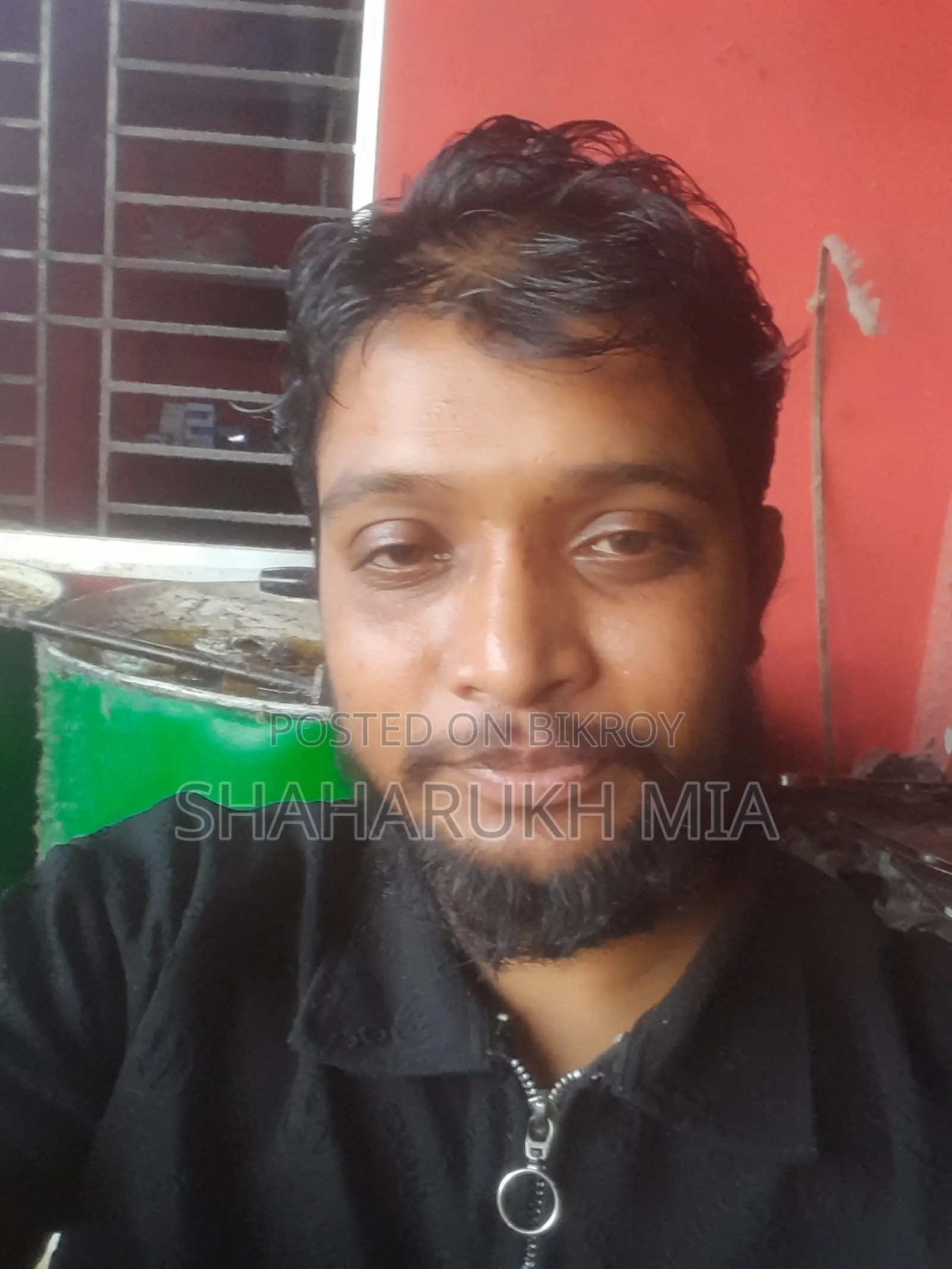 শপিংমল এ নিয়োগ বিঙ্গপ্তি।