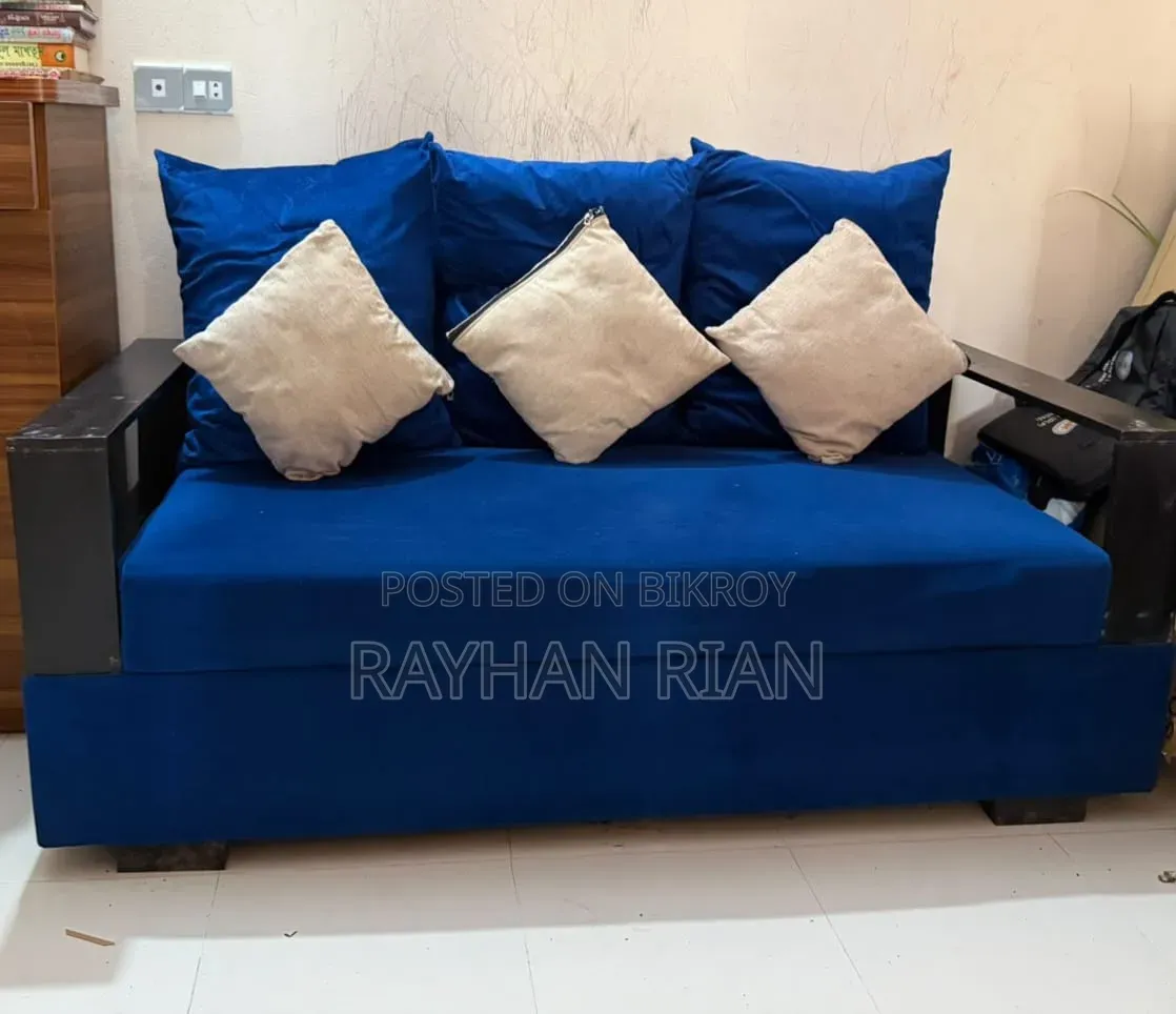 জরুরী সোফা সেট (৩+২) বিক্রয়ের জন্য