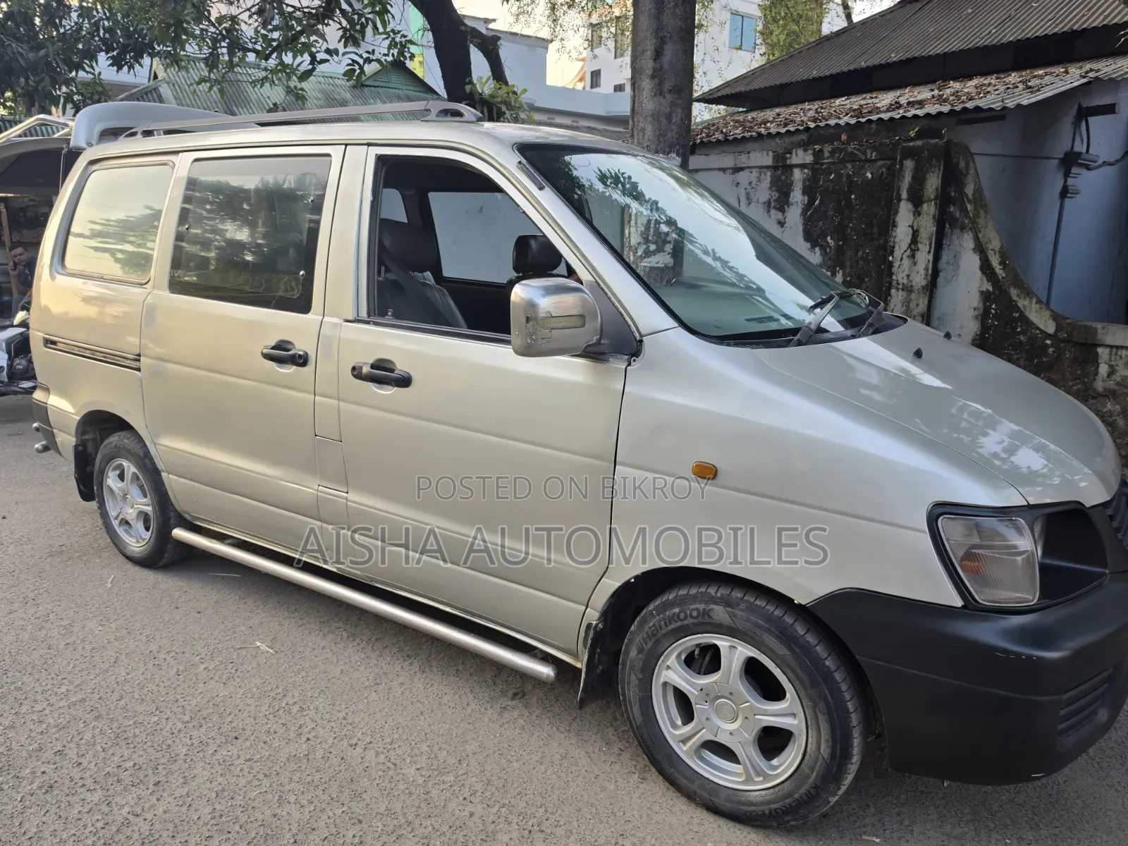 Toyota Noah 2002 Silver