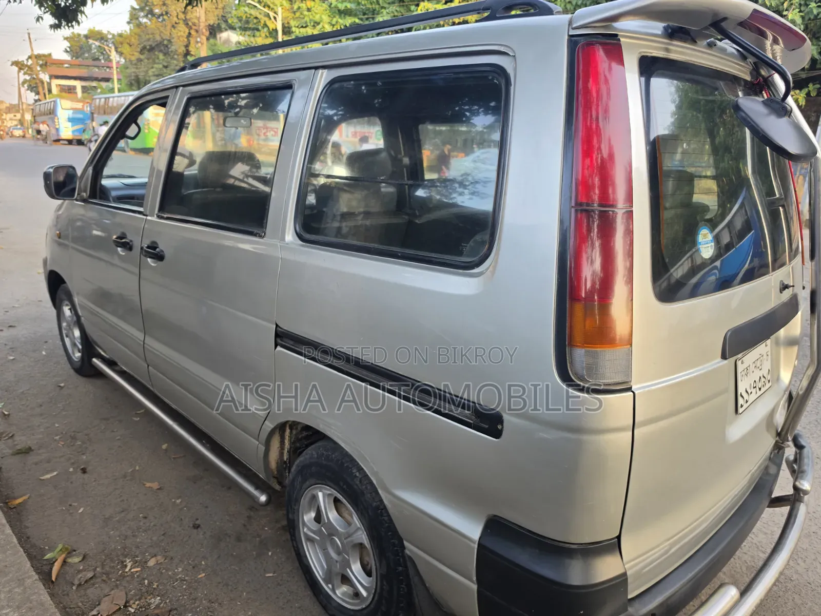 Toyota Noah 2002 Silver