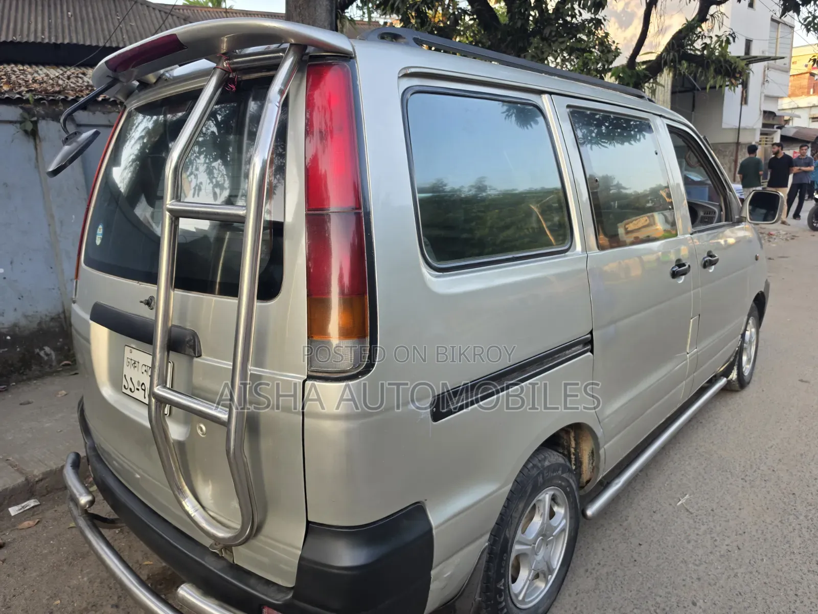 Toyota Noah 2002 Silver