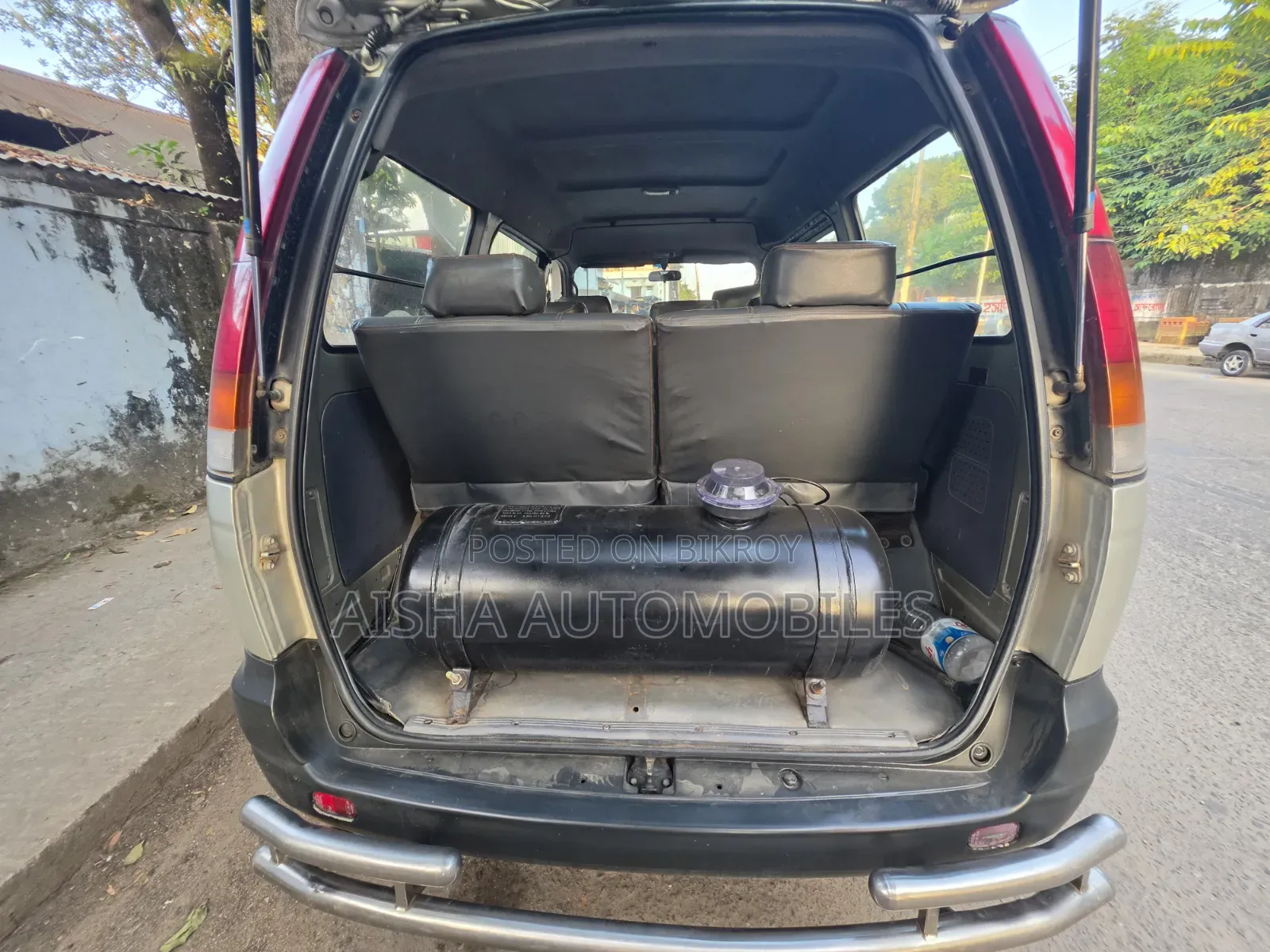 Toyota Noah 2002 Silver