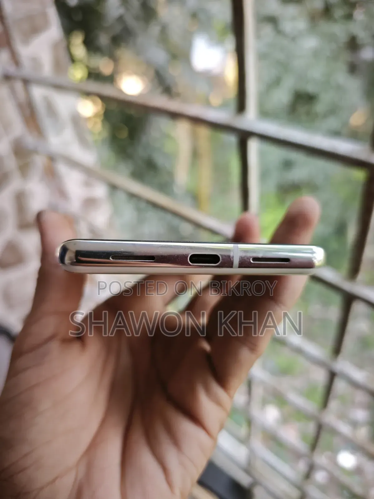 গুগল পিক্সেল ৭ প্রো ১২৮ জিবি হোয়াইট