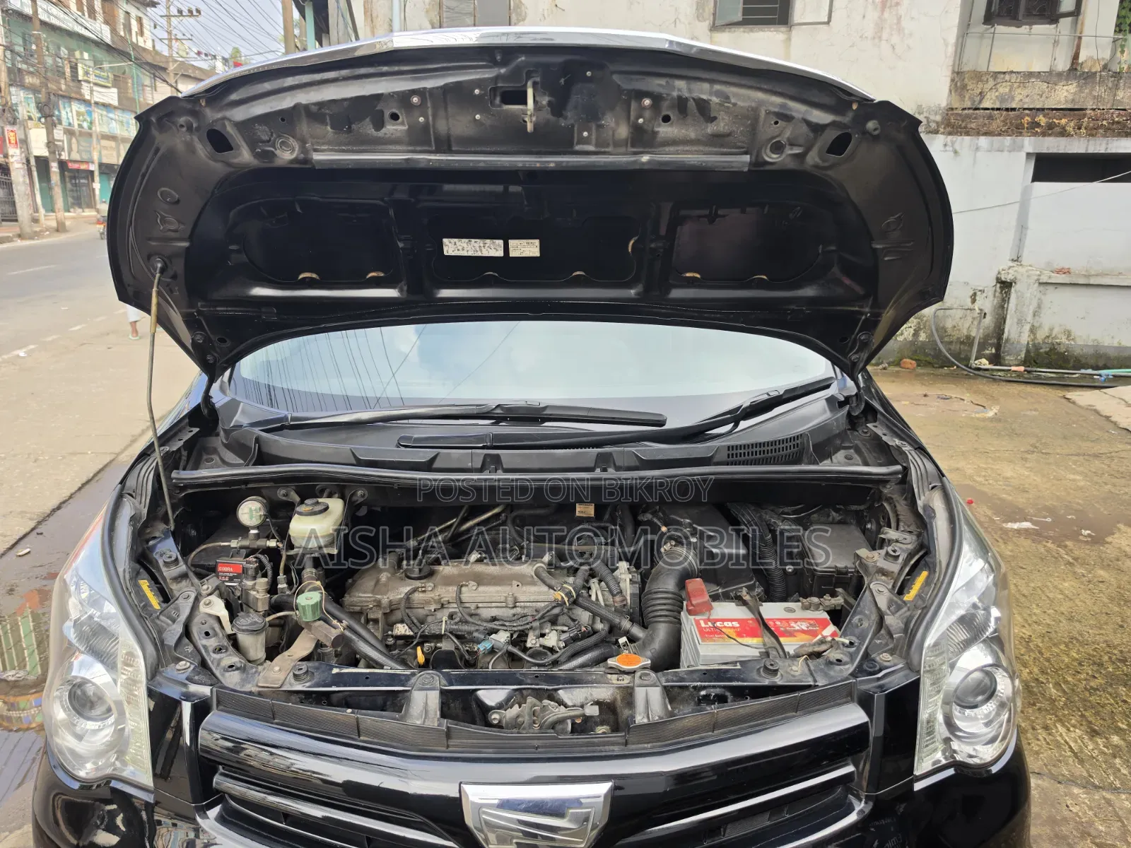 Toyota Noah 2.0 143hp FWD (8 Seater) 2011 Black