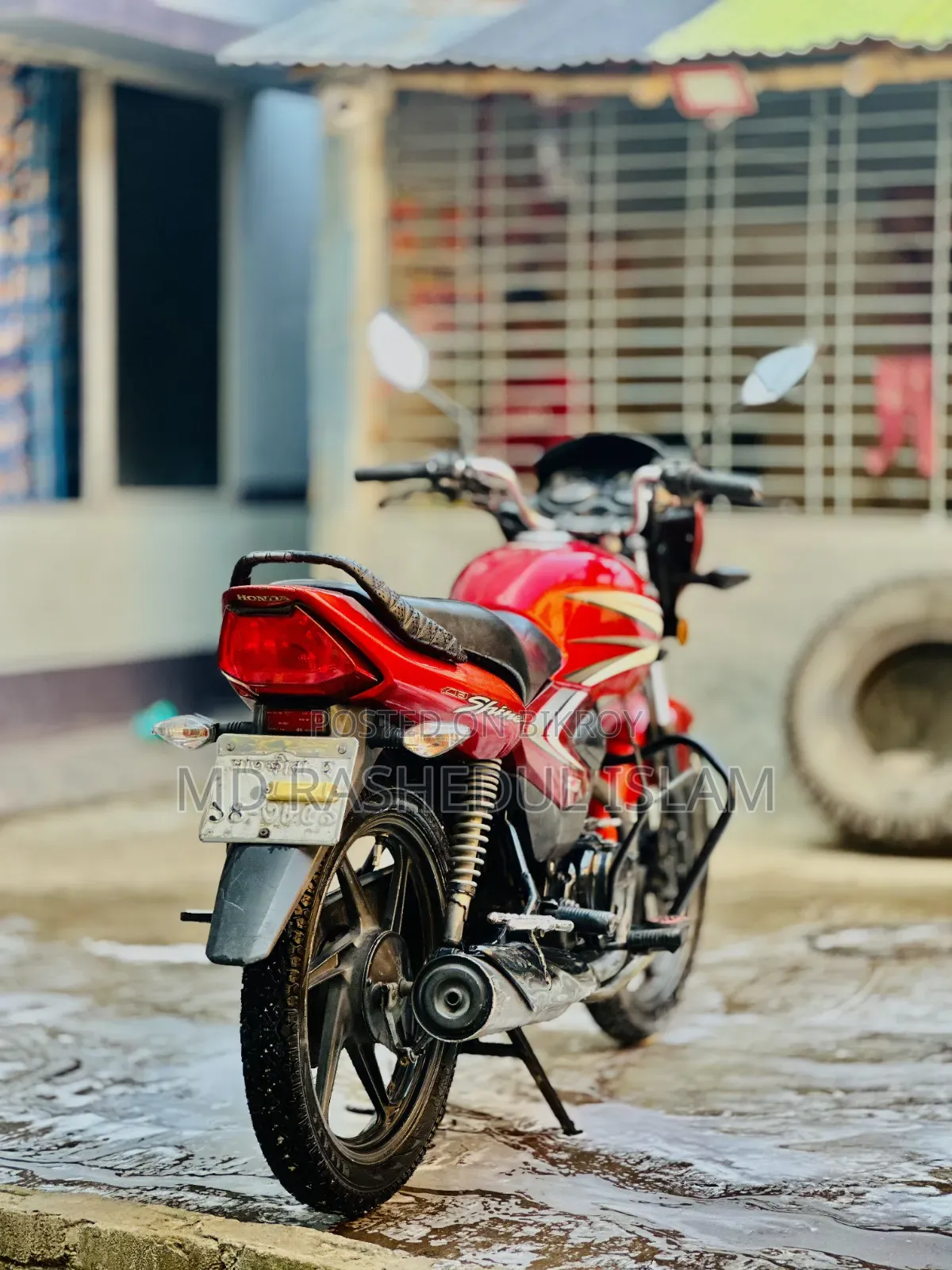 হোন্ডা সিবি ২০১৬ লাল