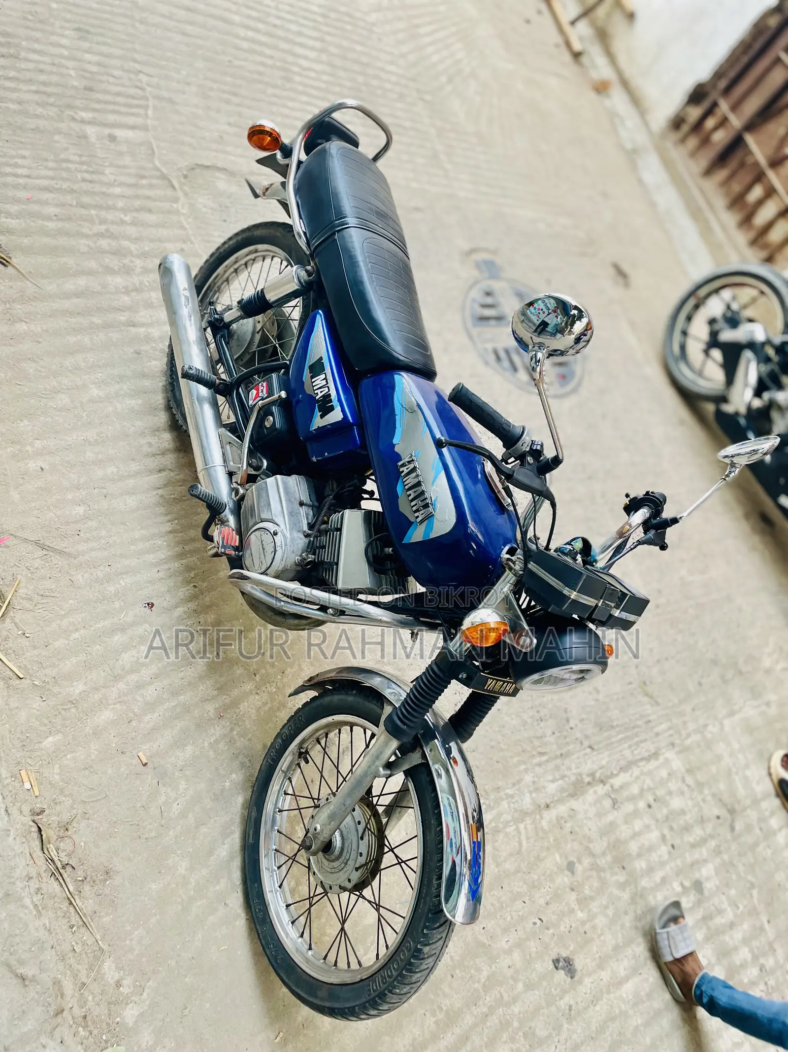 ইয়ামাহা ২০০১ ব্লু