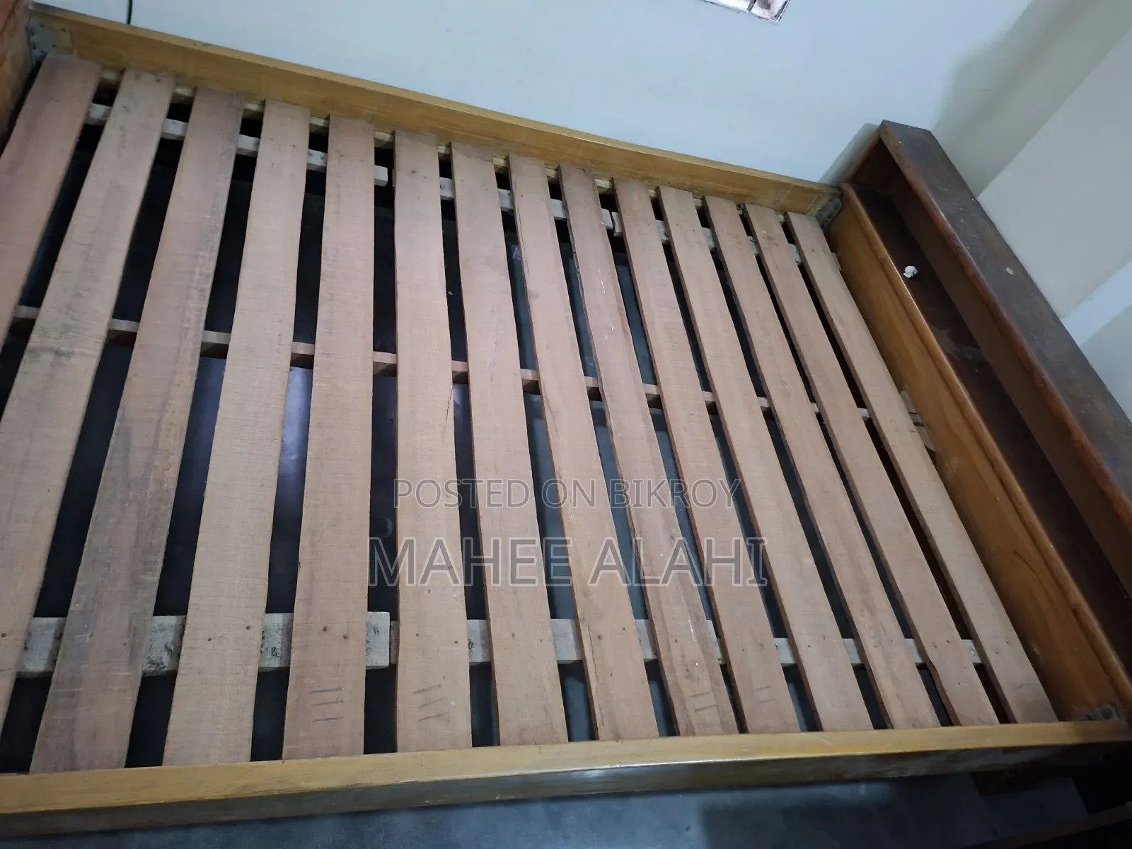 Bed for sale size 5/7 feet